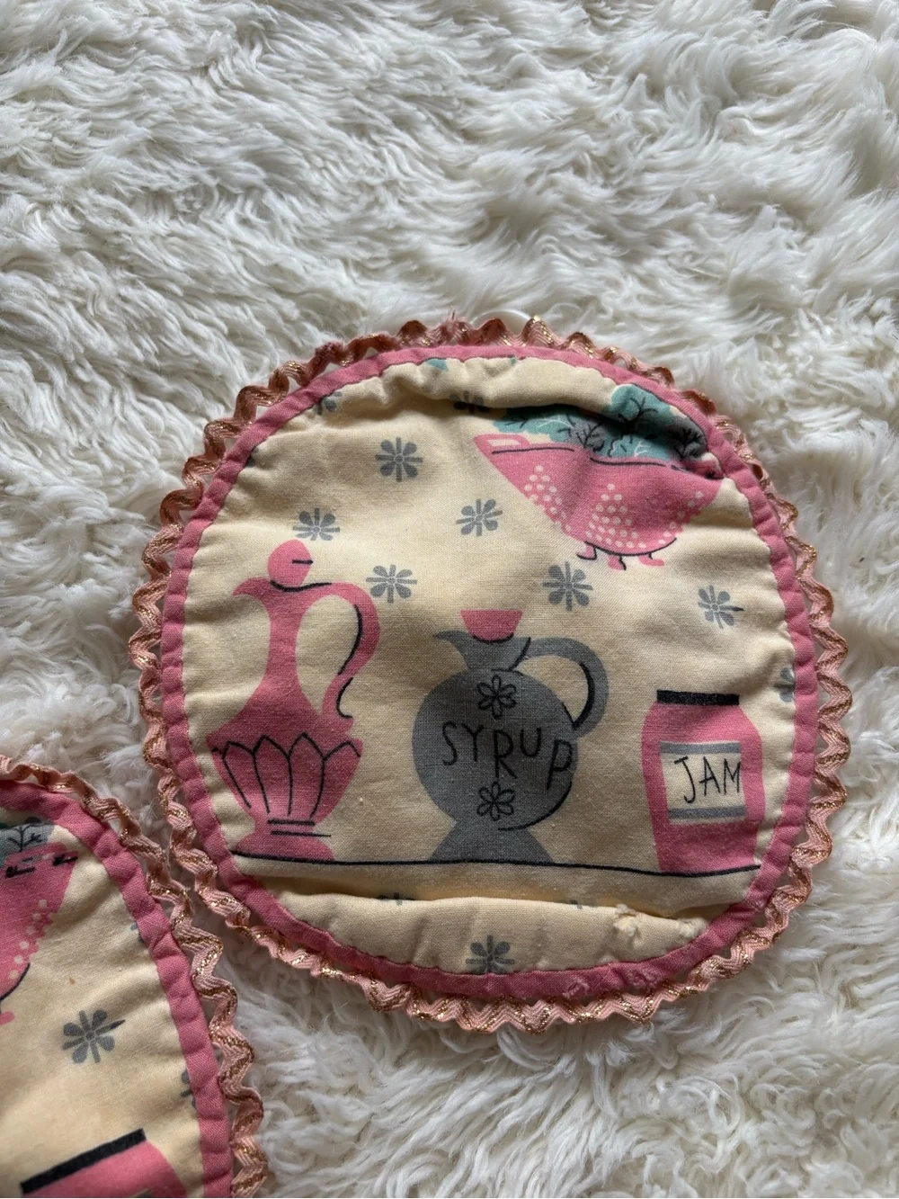 Vintage Pink & Cream Kitchen Potholders (Pair)